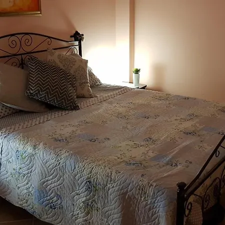 2 Bedroomed - Sleeps 5 Apartmán Otranto