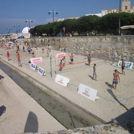 2 Bedroomed - Sleeps 5 *