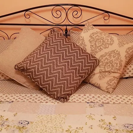 2 Bedroomed - Sleeps 5 Otranto