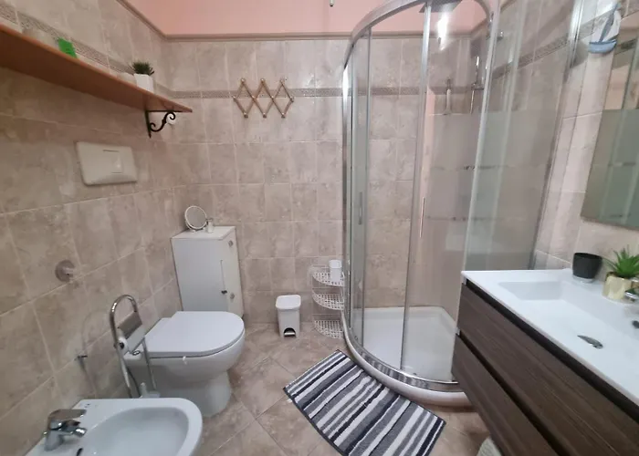 2 Bedroomed - Sleeps 5 * Otranto