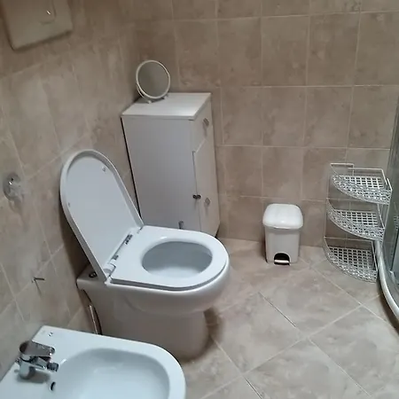 2 Bedroomed - Sleeps 5 Appartamento *