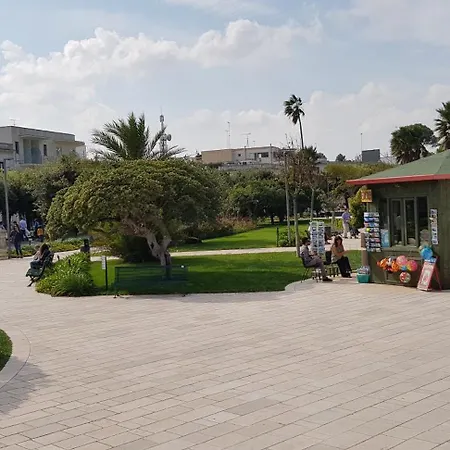 Διαμέρισμα 2 Bedroomed - Sleeps 5 *