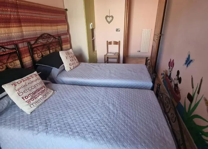 아파트 2 Bedroomed - Sleeps 5 *